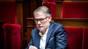 Cómo la moción de censura por la ola de calor se convirtió en desautorización para Olivier Faure, el líder que se convirtió en rebelde del PS