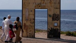 En Lampedusa, el Papa León XIV insta a Europa a proteger mejor a los inmigrantes