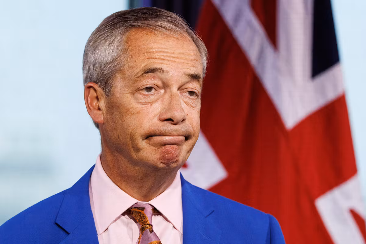 En el Reino Unido, Nigel Farage provoca unas elecciones legislativas parciales y se encuentra ante un candidato… con cara de basura