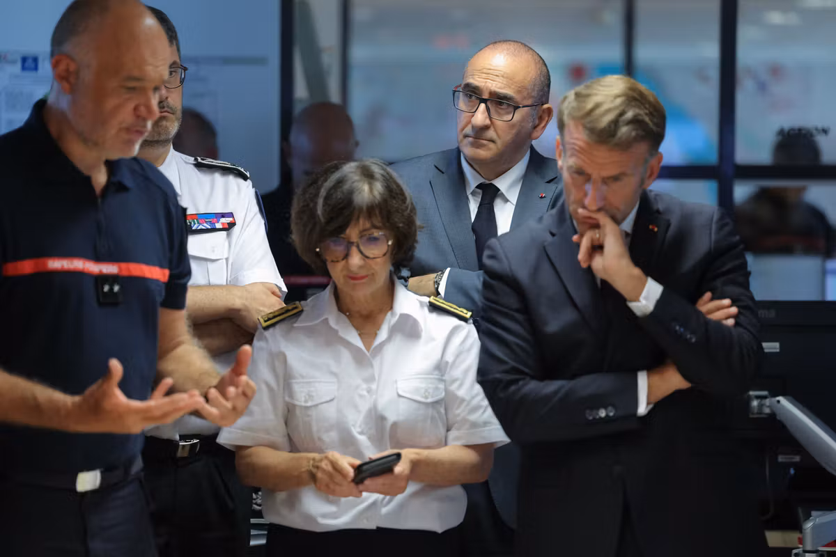 Incendio en Gironda: venga de vacaciones o cancele, el gobierno en la cresta de la ola