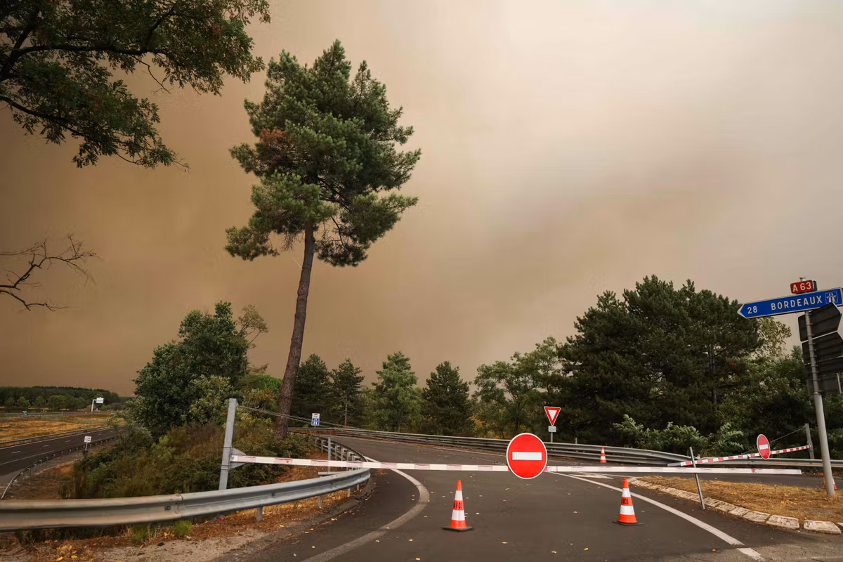 Incendios en el suroeste, atentado mortal en el orgullo gay de Berlín, Barbara Butch en el escenario... Cinco cosas para recordar del fin de semana