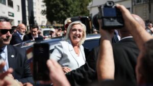 “La decisión de Marine Le Pen es un paso más en el desafío populista lanzado contra la justicia y el Estado de derecho”