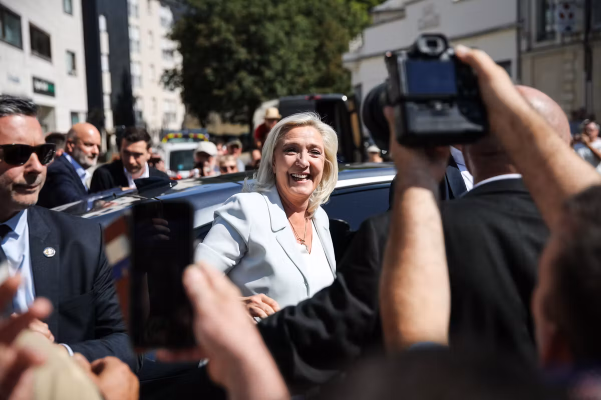 “La decisión de Marine Le Pen es un paso más en el desafío populista lanzado contra la justicia y el Estado de derecho”