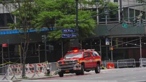 “Las vigas empezaron a doblarse”: ¿Qué sabemos del rascacielos que se derrumbó en Nueva York?
