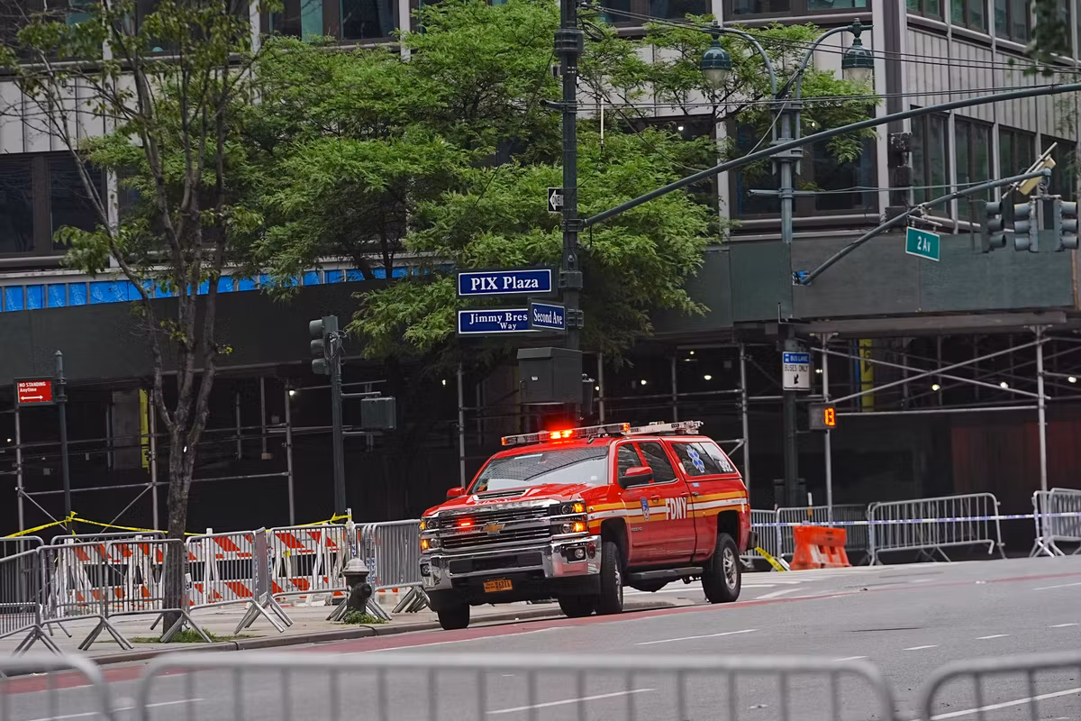 “Las vigas empezaron a doblarse”: ¿Qué sabemos del rascacielos que se derrumbó en Nueva York?