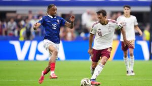 Mundial: dominada por España, Francia pierde 2-0 en semifinales