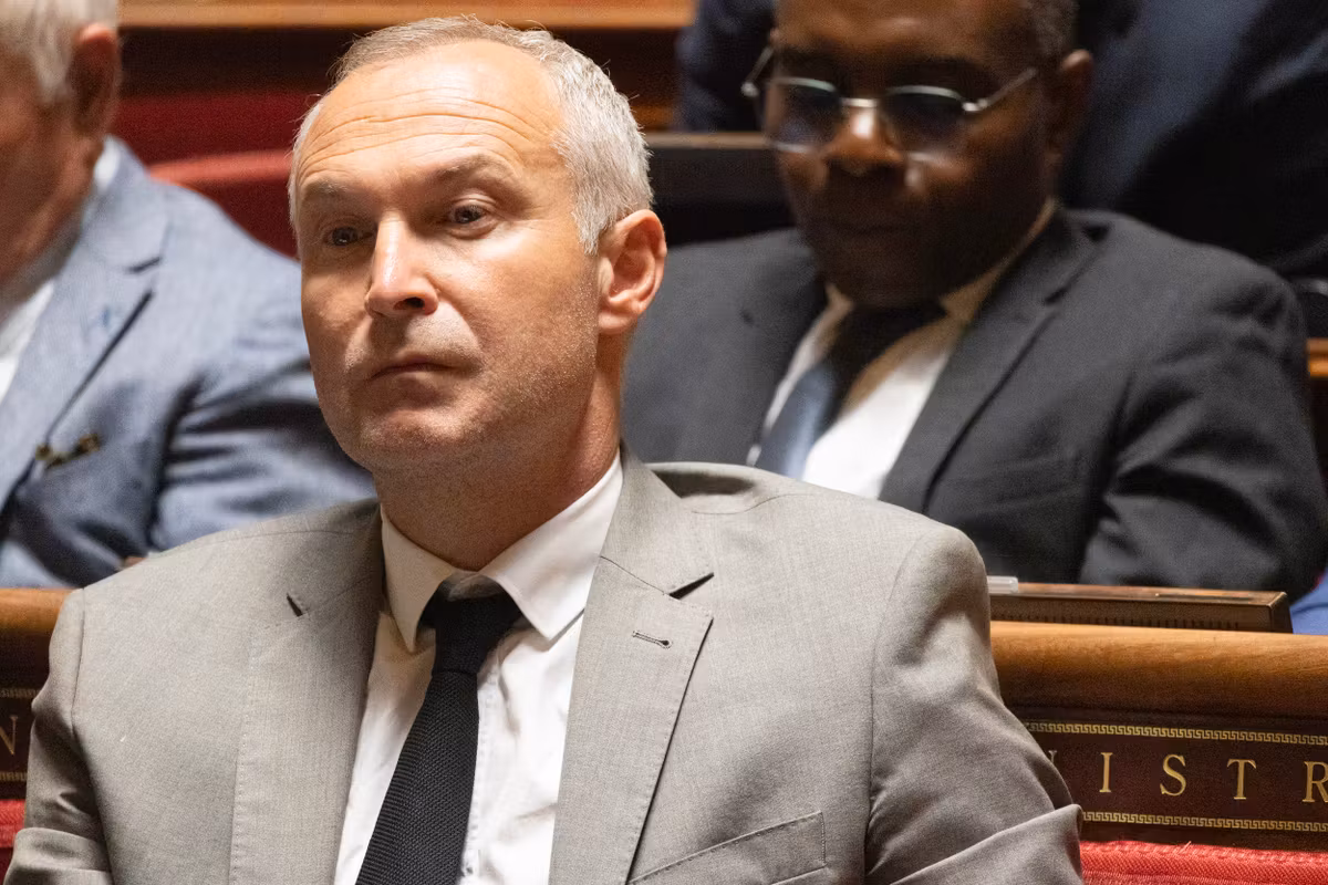 “Ni cóctel, ni celebración”: la derecha furiosa por un evento en torno a la ley sobre el fin de la vida, el ministro anuncia un aplazamiento