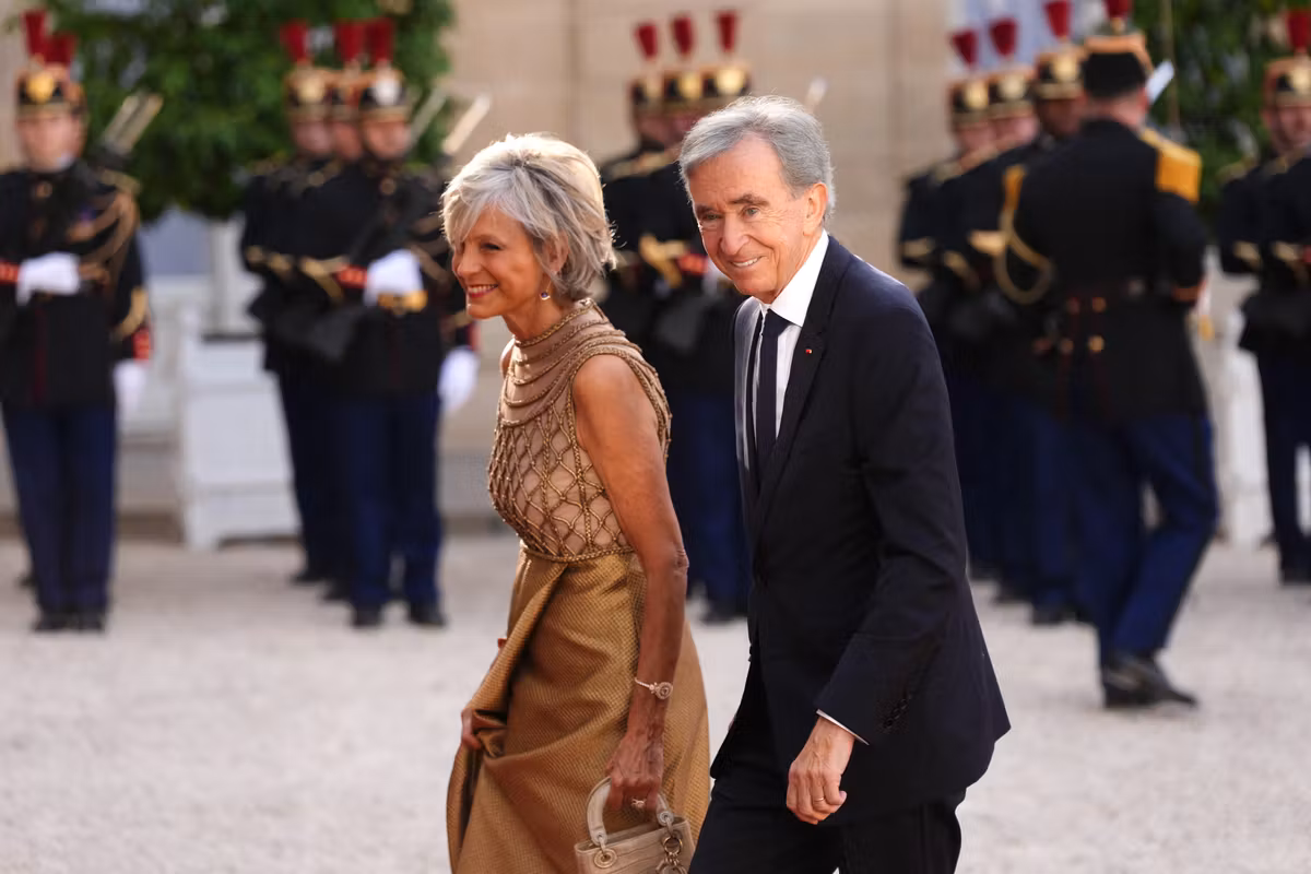 Por qué Bernard Arnault y LVMH están enfadados con “Le Monde”