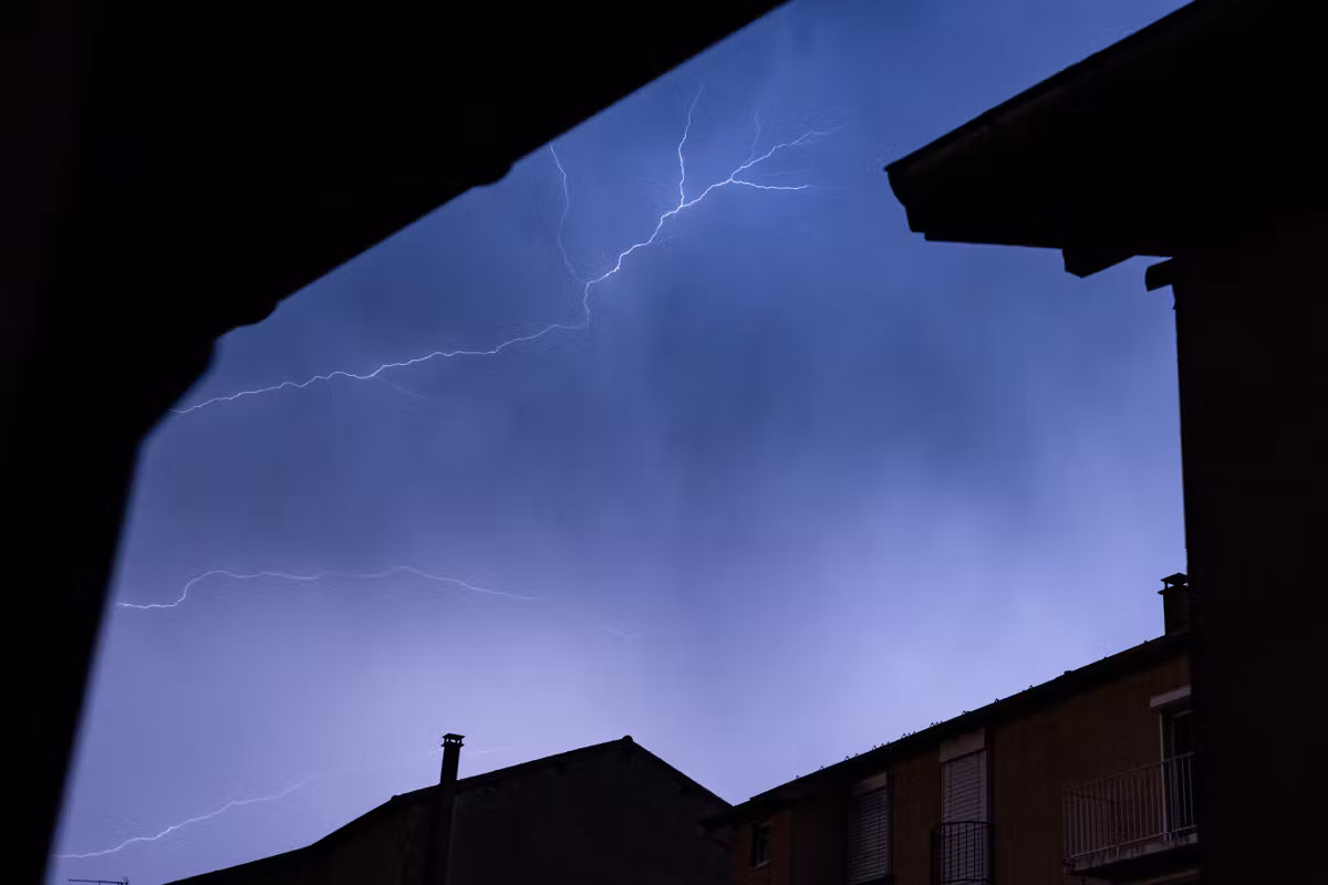 Trampa de olas de calor: por qué las tormentas amenazan especialmente con causar inundaciones