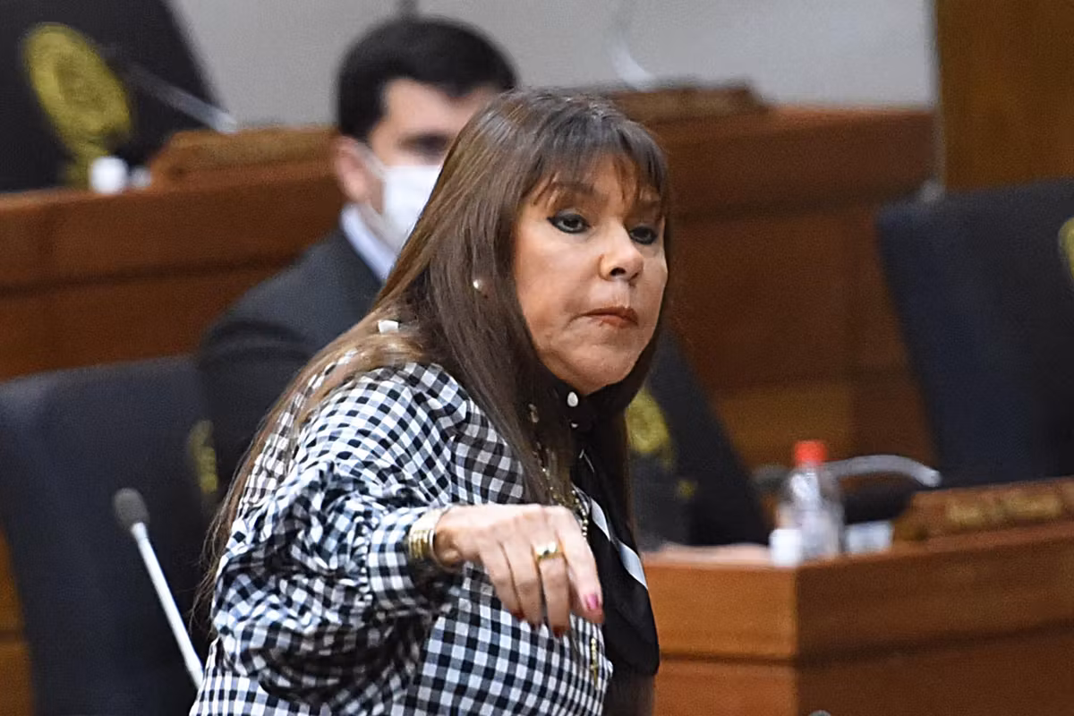 Tras su salida racista hacia Kylian Mbappé, Celeste Amarilla exige disculpas al jugador