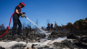 Calma en Gironda y Var, un “coordinador nacional” para la reconstrucción… Actualización sobre los incendios en Francia
