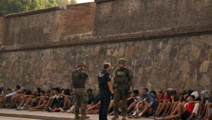 Crisis migratoria sin precedentes en Ceuta: cómo se desata la ultraderecha, entre el vocabulario bélico y la desinformación