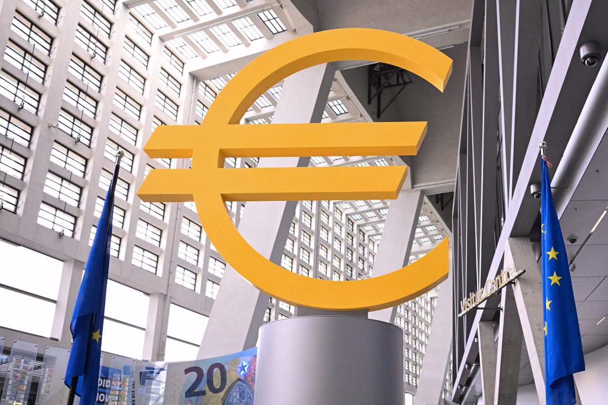 Deuda pública en poder del banco central: ¿en el frigorífico o en el fuego?