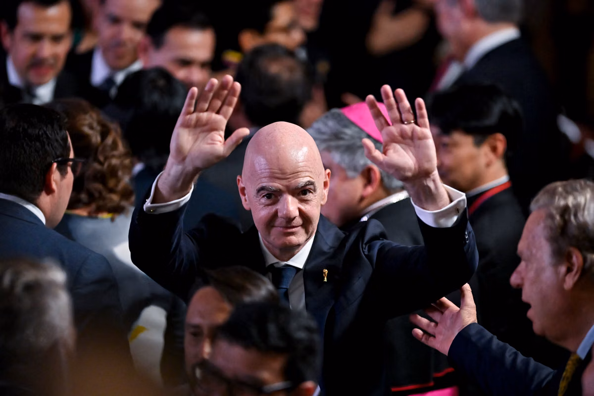 Gianni Infantino implicado por un caso de presunto favoritismo, una piedra más en el zapato del jefe de la FIFA