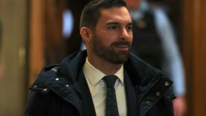 Los comentarios de Julien Odoul en CNews sobre el asunto Bruel y “la mujer siempre víctima” provocan indignación