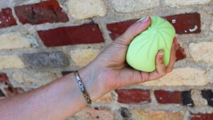 Niño quemado por un juguete “Squishy”: una investigación abierta