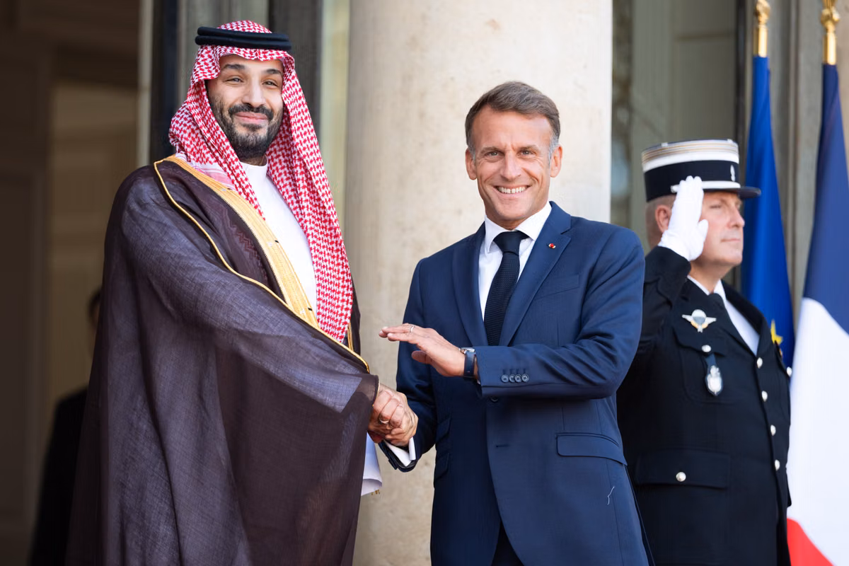 Parques de atracciones cerca de París: detalles de Macron y el príncipe bin Salmane