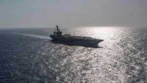Preocupaciones sobre la tripulación del portaaviones “Abraham Lincoln”, desmentidas por Trump