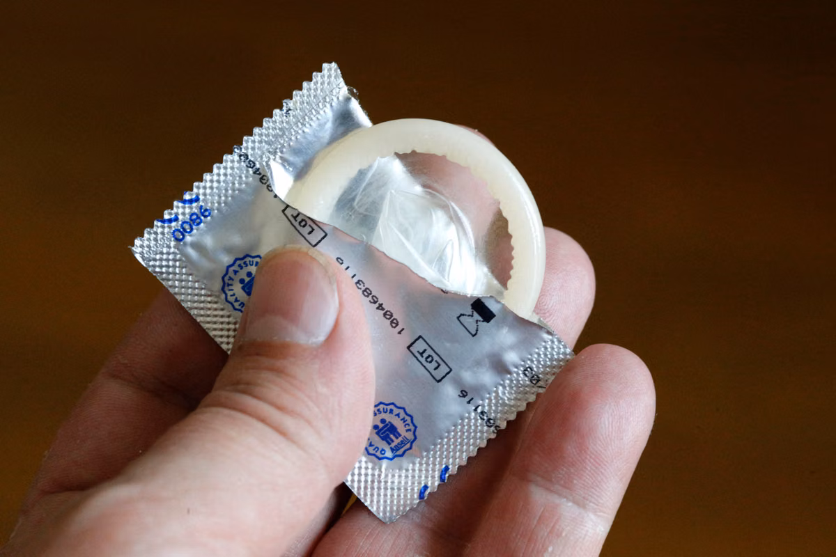 Se venden miles de preservativos no conformes en Francia y las autoridades piden pruebas de detección de ITS