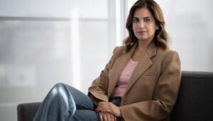 Sonia Mabrouk hace caso omiso de las críticas del equipo editorial de BFMTV que la acusan de hacer CNews