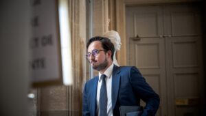 Un periodista de “Nice-Matin” atacado por un electo municipal RN de Cagnes-sur-Mer