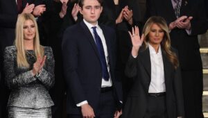 “¿Dónde y cómo matar a Barron Trump?” : la cabeza del hijo de Donald Trump puesta a precio en Irán, en un vídeo, por 10 millones de dólares
