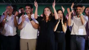 ¿Mélenchon o Glucksmann? En las universidades verdes de verano, el dilema de los activistas verdes
