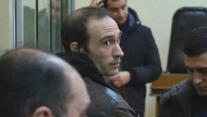 Azerbaiyán indulta al francés Martin Ryan tras levantar las sanciones europeas contra un oligarca