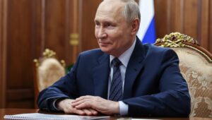 Como era de esperar, el partido de Putin obtiene una abrumadora mayoría en las elecciones legislativas en Rusia, la UE denuncia un “barniz de democracia”