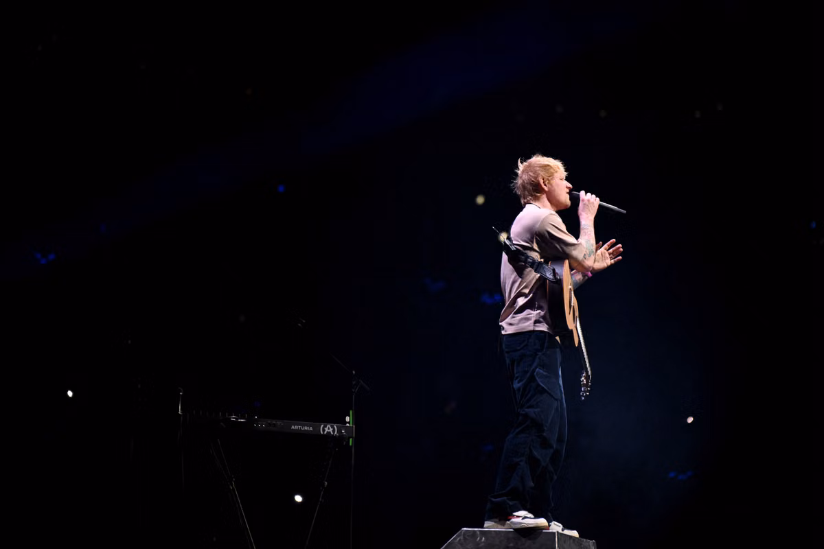 Ed Sheeran hace su mea culpa tras la destitución de Macklemore: una mirada retrospectiva a una semana tormentosa para la estrella del pop