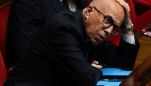 Edouard Geffray aborda a Eric Ciotti por el izamiento de la bandera en las escuelas de Niza