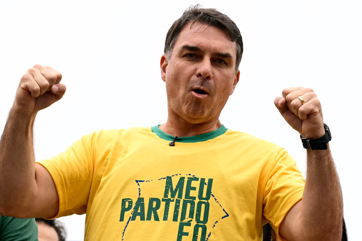 En Brasil, Flávio Bolsonaro es objeto de una investigación por corrupción: ¿un cambio a menos de un mes de las elecciones presidenciales?
