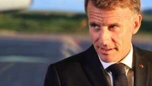 En San Pedro y Miquelón, Macron quiere acercar Francia a Canadá (y a sus hidrocarburos)