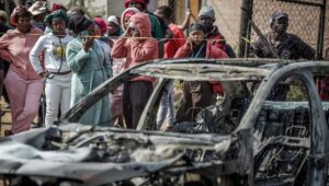 En Sudáfrica, dos tiroteos dejan al menos 27 muertos