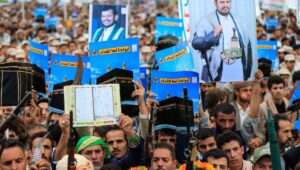 En pleno ascenso al poder, los hutíes acosan a Arabia Saudita y “pactan” con Trump