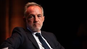 Escándalo extraescolar en París: Grégoire reconoce una “falta de transparencia” y aborda su “profundo arrepentimiento”