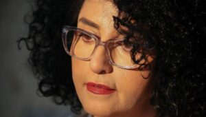 “Incluso encarcelados, nos negamos a inclinarnos”: los terribles recuerdos del iraní Narges Mohammadi, Premio Nobel de la Paz 2023