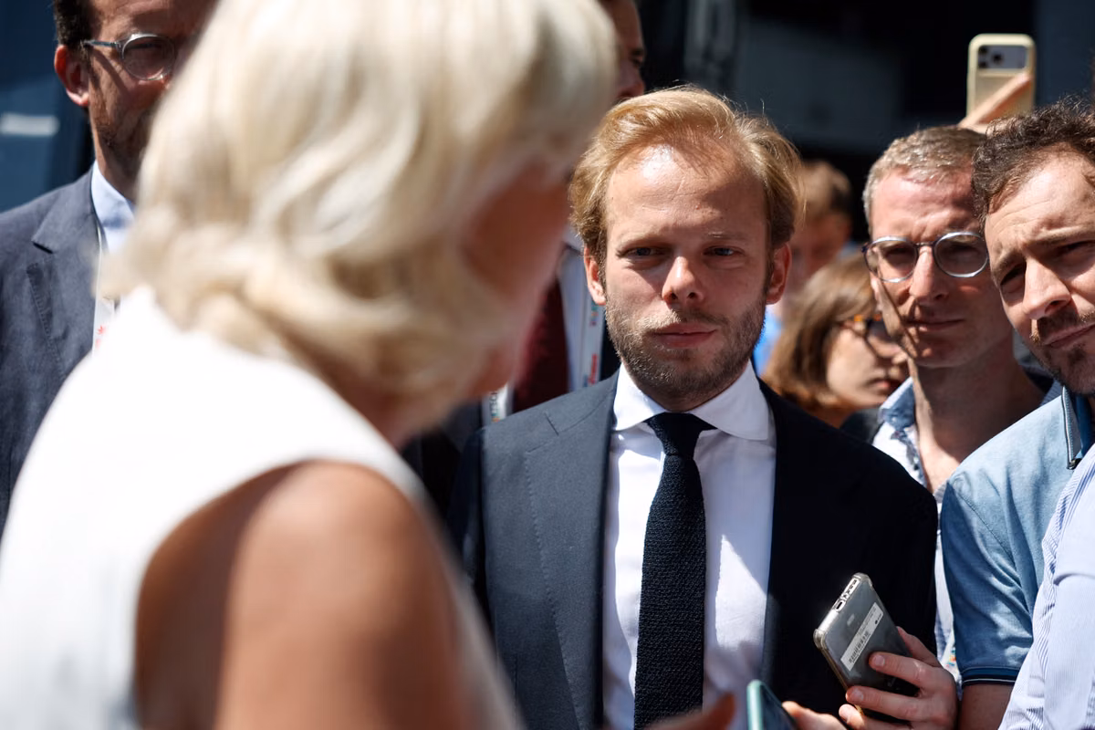 “La invitación del diputado de extrema derecha Charles-Henri Alloncle a la Maison du Barreau mancha nuestras túnicas y nuestro juramento”