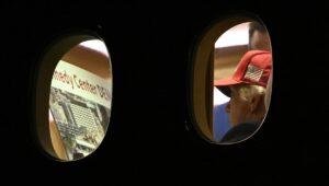 Por qué esta foto de Donald Trump preocupa por el destino del Kennedy Center