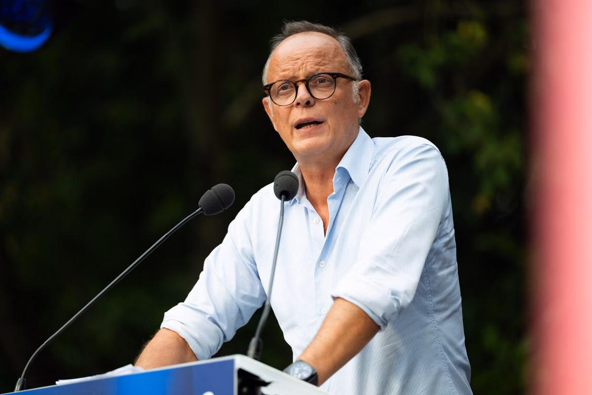 Presidencial 2027: Edouard Philippe “extiende la mano” al centro y a la derecha, pero Retailleau, Lisnard y Bayrou declinan