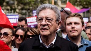 “Represión” contra las “sobreofertas irresponsables”: entre Mélenchon y Lecornu el bloqueo de los institutos se convierte en un enfrentamiento político