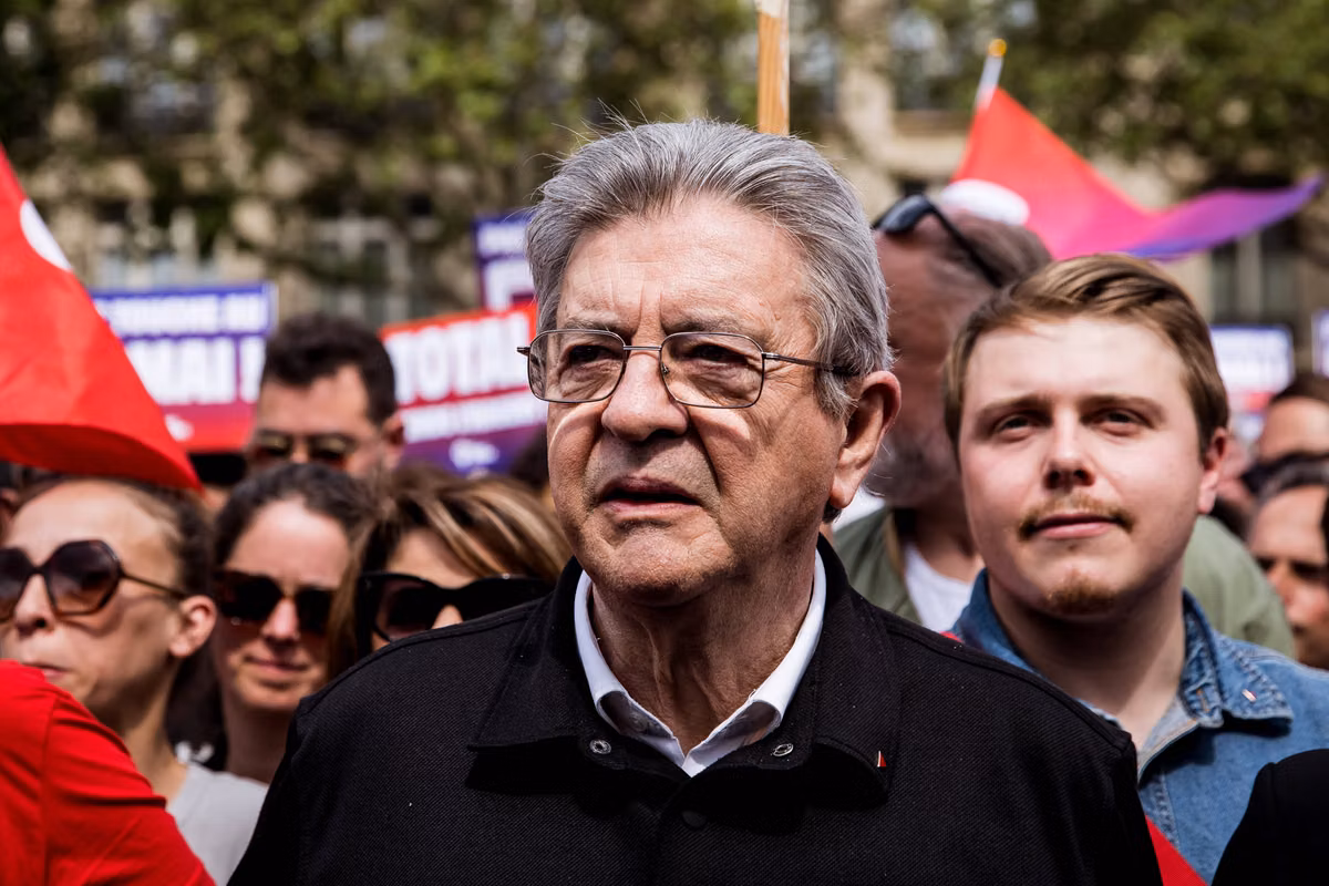 “Represión” contra las “sobreofertas irresponsables”: entre Mélenchon y Lecornu el bloqueo de los institutos se convierte en un enfrentamiento político