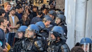 Un estudiante de secundaria herido en la cara por un lanzagranadas durante un bloqueo en Val-d’Oise, la IGPN abre una investigación