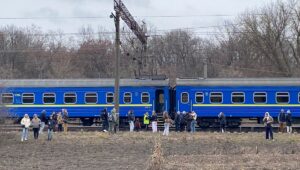 Un tren con destino a Varsovia impactado por un dron ruso en Ucrania, a 2 kilómetros de la frontera polaca