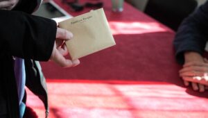 “A medida que se acercan las elecciones, es grande la tentación de reducir a nuestros seres queridos a su voto”