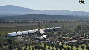 Accidente entre dos trenes en España: ¿qué sabemos de las causas de la colisión que dejó al menos 68 muertos?