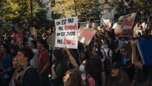 “Algo une la crisis estudiantil y el asunto Bardella…”
