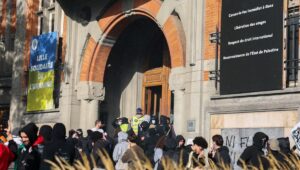 Ayuntamientos atacados en Limoges, Marsella y Lille: lo que sabemos