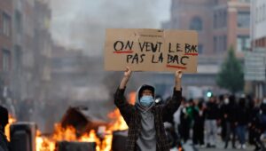 Bloqueos de institutos: los campus universitarios se suman a la movilización, la sala de un instituto destruida por un incendio en Nantes
