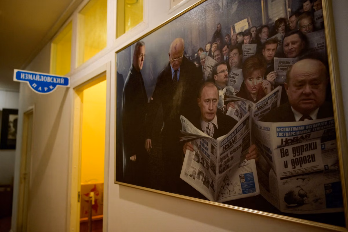 El periódico independiente ruso “Novaya Gazeta” cierra bajo presión de las autoridades